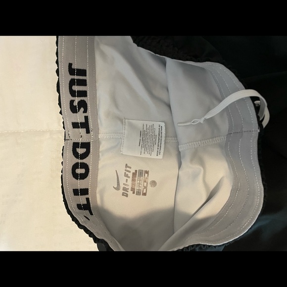 Nike running shorts - Picture 2 of 2